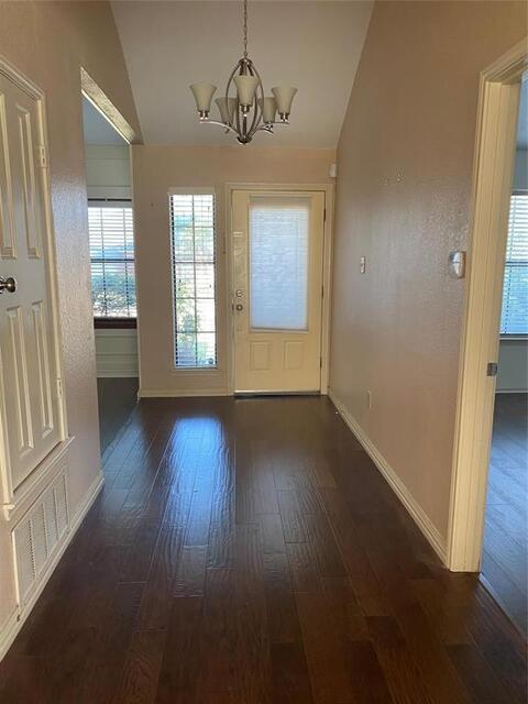 1519 Mission Ridge, Trail Carrollton, TX photo 2