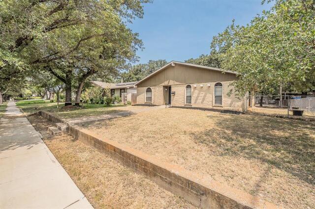 1201 Kingston, Drive Lewisville, TX photo 2