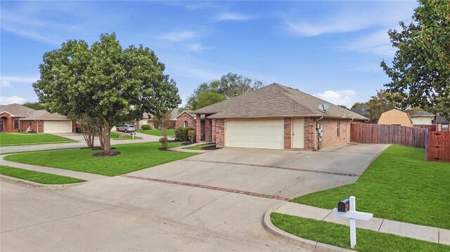 1701 Manten, Boulevard Denton, TX photo 3