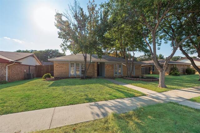 1422 Westwood, Drive Lewisville, TX photo 4