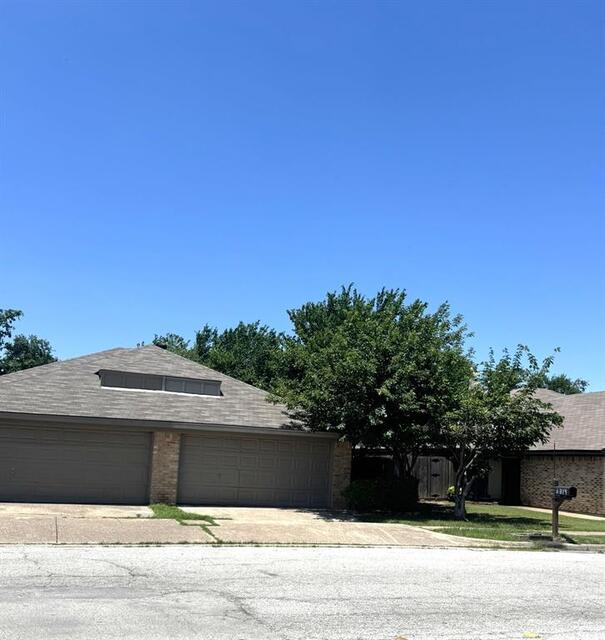 6319 Holiday Lane, North Richland Hills, TX image