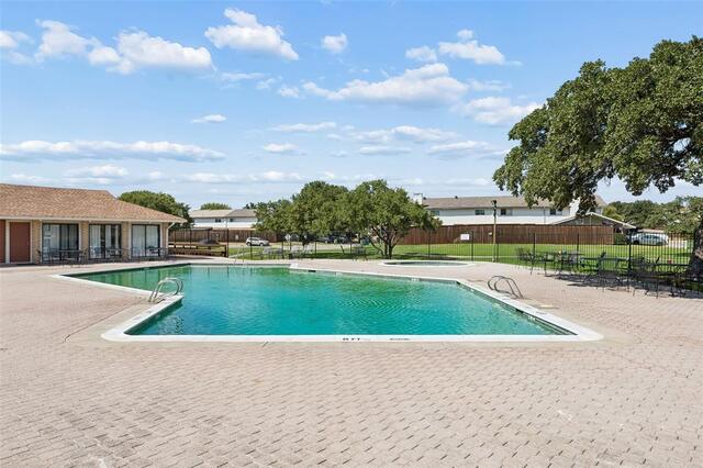 2108 Via, Madonna Carrollton, TX photo 33