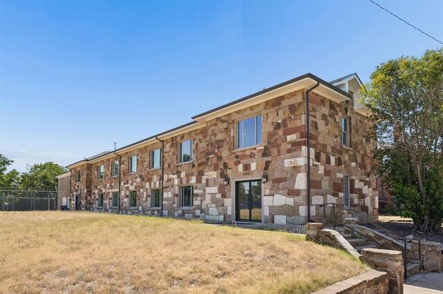 1200 E Maddox Avenue, Fort Worth, TX image