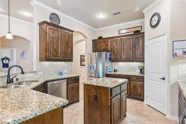 821 Mist Flower Drive, Little Elm, TX photo 16