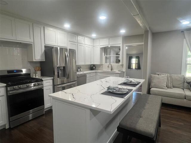 1021 E Russell, Avenue Carrollton, TX photo 6