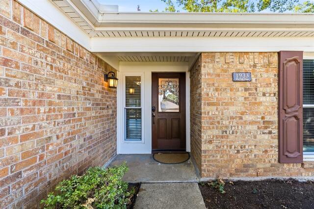 1933 Pin Oak Drive, Flower Mound, TX photo 2