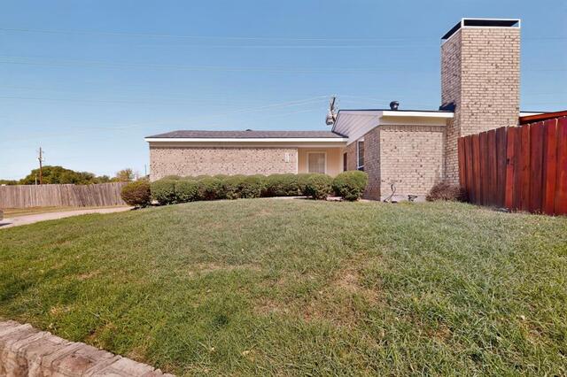 2228 Bunker Hill, Drive Carrollton, TX photo 4