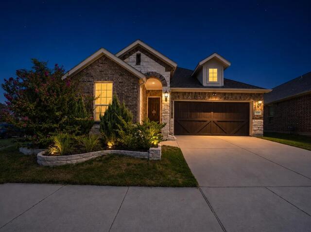 2105 Ella, Lane Carrollton, TX photo 3