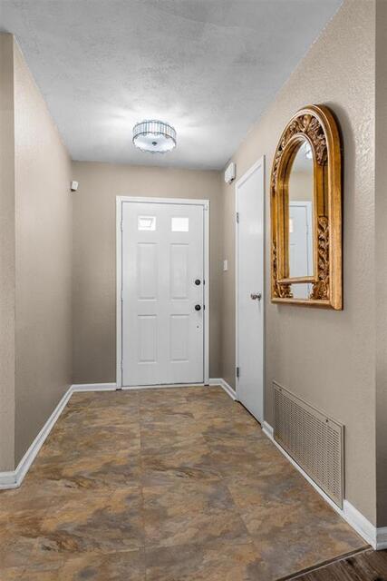 3911 White Oak Court, Flower Mound, TX photo 7