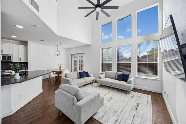 916 Avondale, Lane Plano, TX photo 8