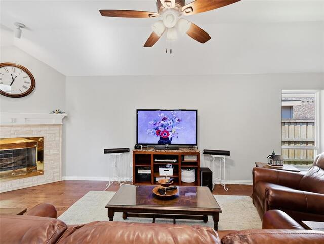 1408 Berne, Lane Lewisville, TX photo 14