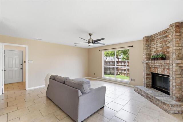 1636 Fuqua Drive, Flower Mound, TX photo 10