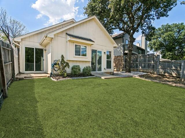 953, Ramblewood Lewisville, TX photo 13