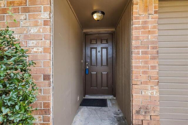 921 Baldwin, Street Denton, TX photo 4
