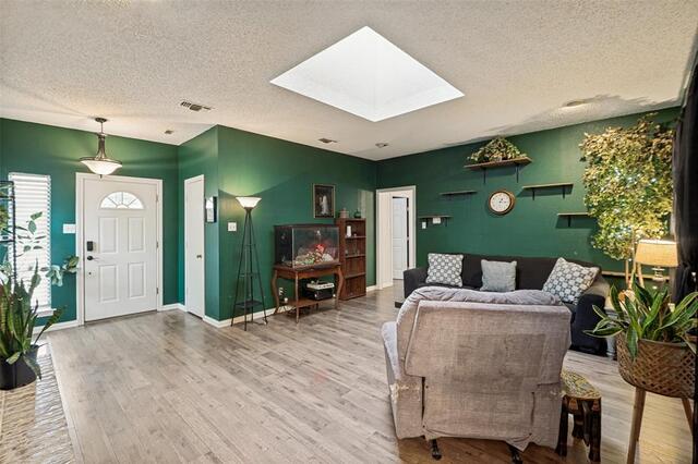 1006, Ridgeview Carrollton, TX photo 4