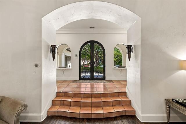 5504 Berks, Court Plano, TX photo 2
