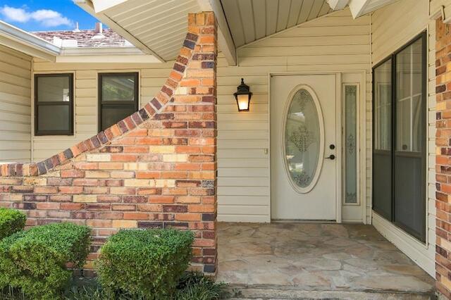 820 E Windsor, Drive Denton, TX photo 3