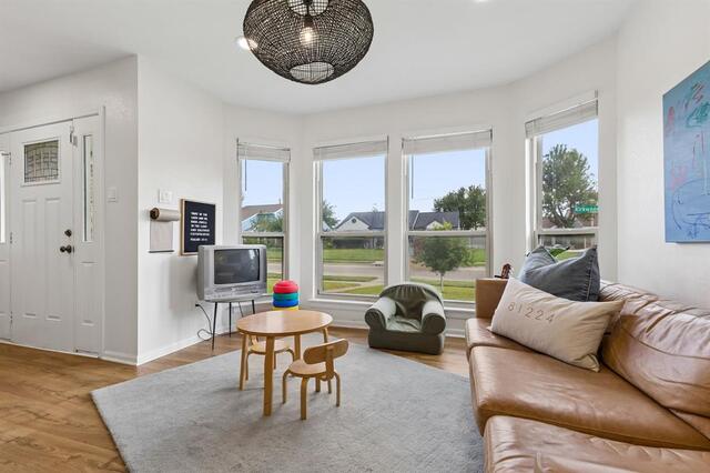 425 Kirkwood, Drive Lewisville, TX photo 3
