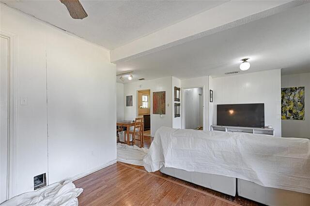 1007 E Russell, Avenue Carrollton, TX photo 4