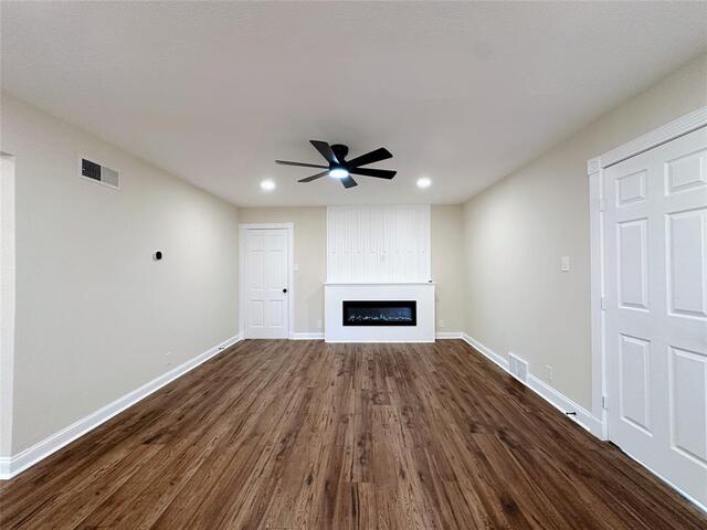 1814 Walnut, Avenue Carrollton, TX photo 9