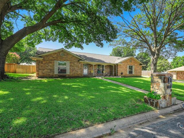 6404 Suncrest Court, North Richland Hills, TX image