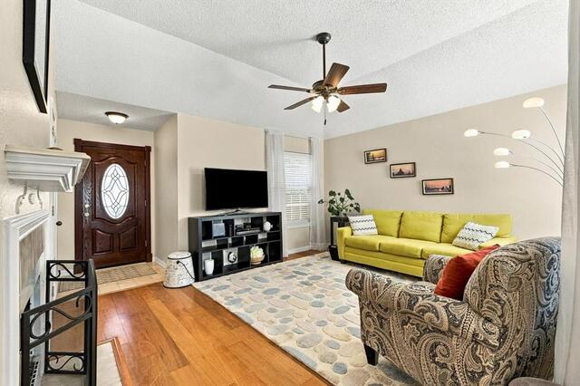 2524 Brooke, Trail Carrollton, TX photo 3