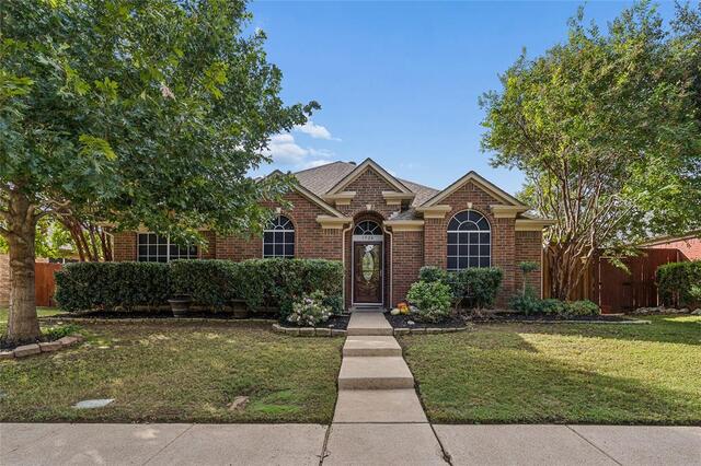 1524 Fairfield, Court Lewisville, TX photo 2