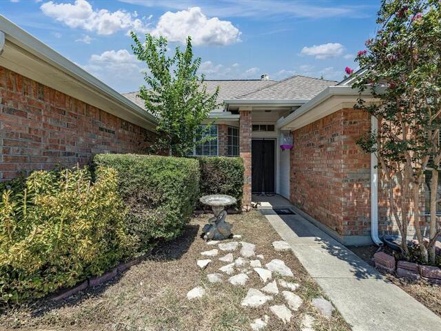 2532 John, Drive Denton, TX photo 3