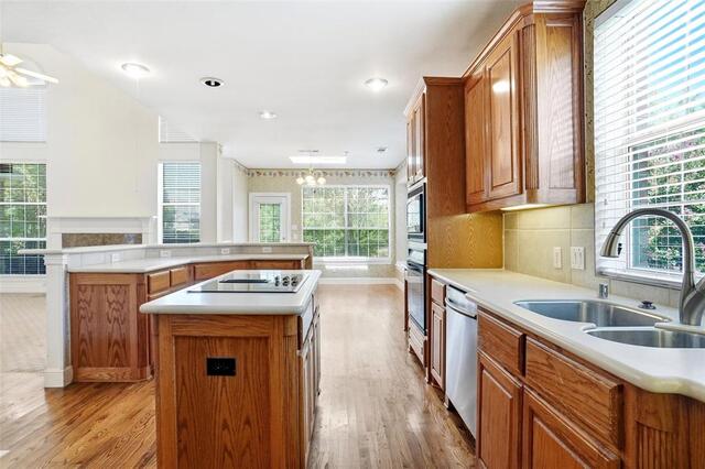 2605 Native Oak Drive, Flower Mound, TX photo 12