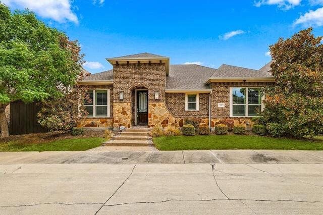 405 Sir Torin, Lane Lewisville, TX photo 2