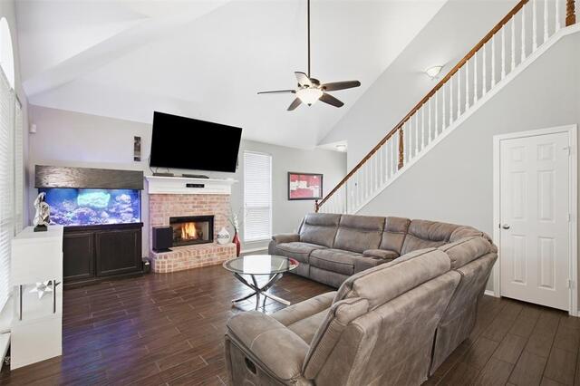 554 Continental, Drive Lewisville, TX photo 3