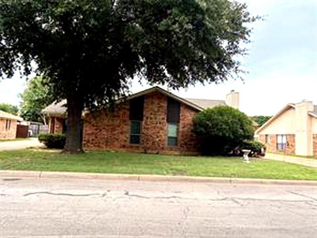 5720 Cancun Drive, North Richland Hills, TX image