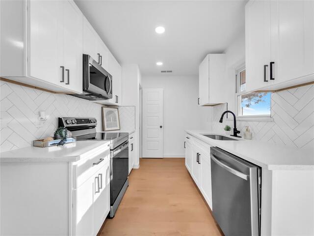 1802 Fairfax, Lane Carrollton, TX photo 14