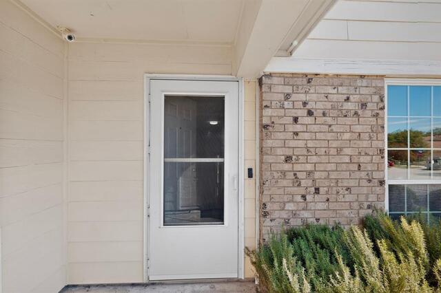 2228 Bunker Hill, Drive Carrollton, TX photo 7