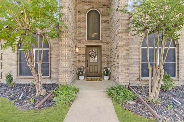 2039 Camelot, Drive Lewisville, TX photo 3