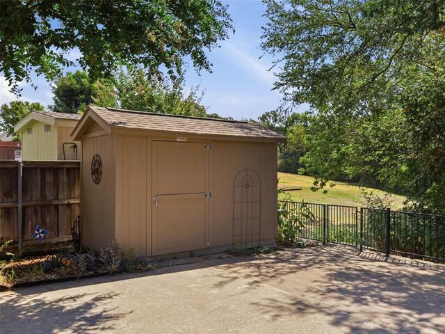 1408 Berne, Lane Lewisville, TX photo 24