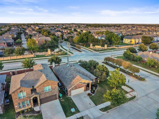 5825 Glenwood, Drive Denton, TX photo 2