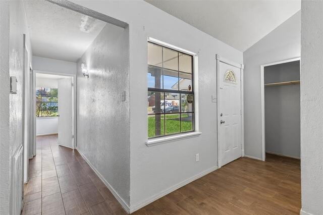 6051 Dooley Drive, The Colony, TX photo 5