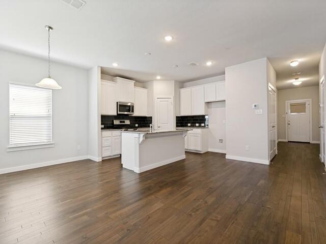 2201 Paxton, Way Denton, TX photo 3