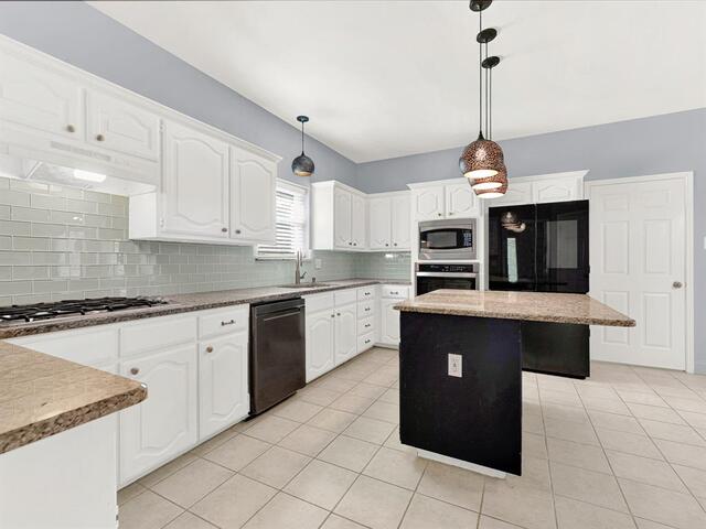 1315 Normandy, Lane Allen, TX photo 14