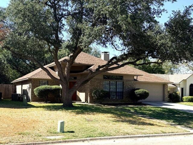 2317 Parkside, Drive Denton, TX photo 2