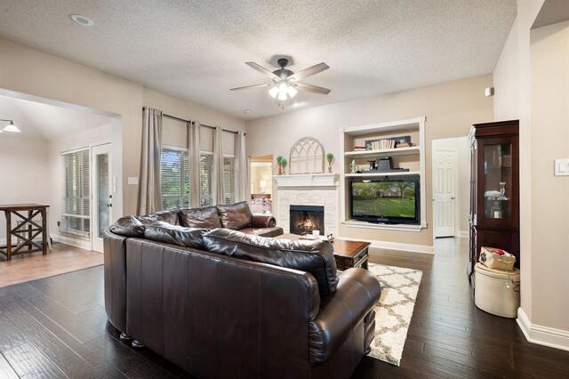 400 Watters Crossing, Court Allen, TX photo 9