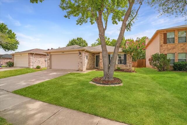 2709 White Oak Drive, Little Elm, TX photo 2