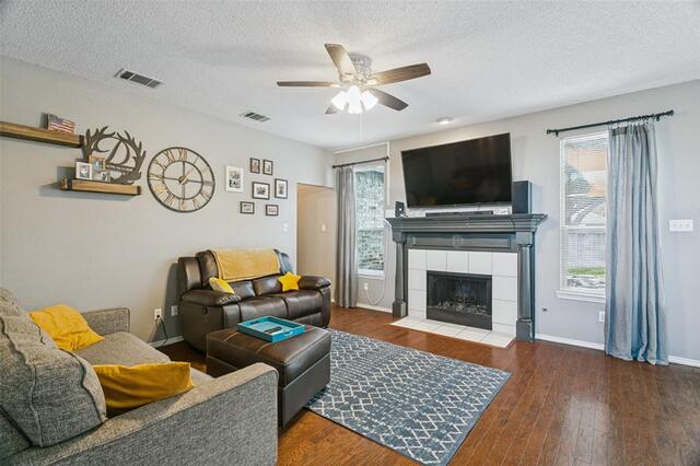 1400 Wentworth, Drive Lewisville, TX photo 2