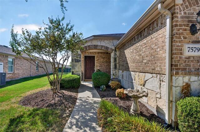 7579 Kite, Lane Frisco, TX photo 6