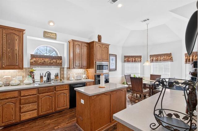 10657 Coach House, Lane Frisco, TX photo 3