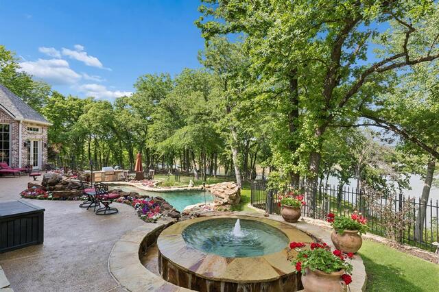 1704 Noble Way, Flower Mound, TX photo 4