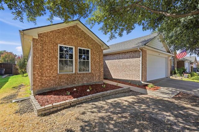 1930 Livingston Lane, Little Elm, TX photo 4