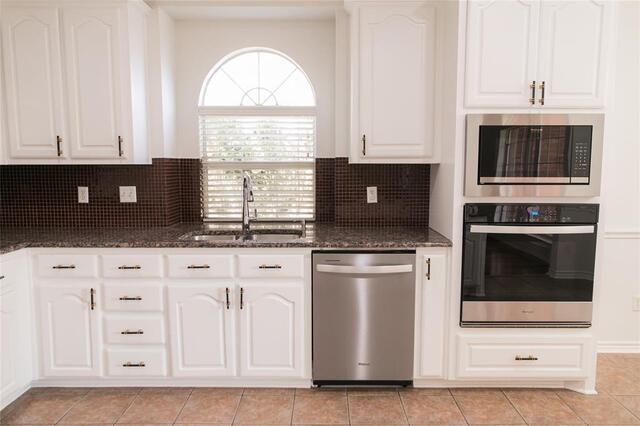 404 Belmont, Court Lewisville, TX photo 9