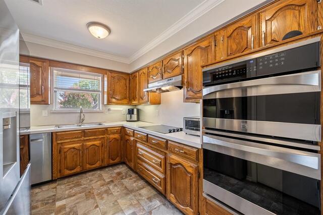 1931 Robin Meadow, Drive Carrollton, TX photo 8